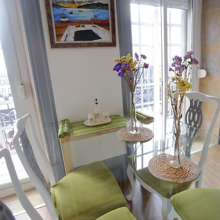 Piso Centrico De Tres Dormitorios Reformado Del S XIX Vigo Exteriér fotografie