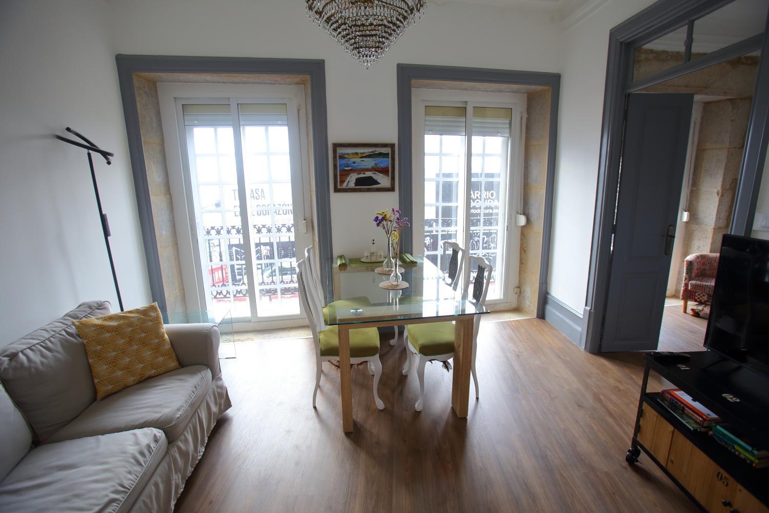 Piso Centrico De Tres Dormitorios Reformado Del S XIX Vigo Exteriér fotografie