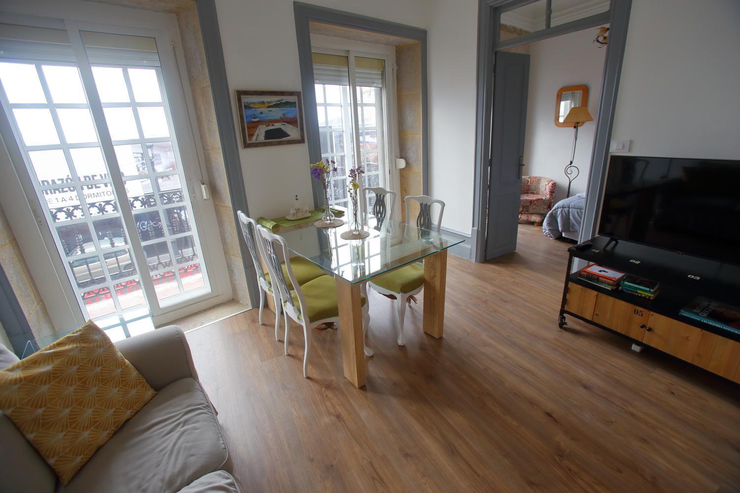 Piso Centrico De Tres Dormitorios Reformado Del S XIX Vigo Exteriér fotografie